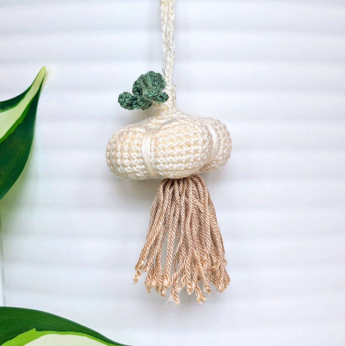 Garlic Amigurumi - With Leaves