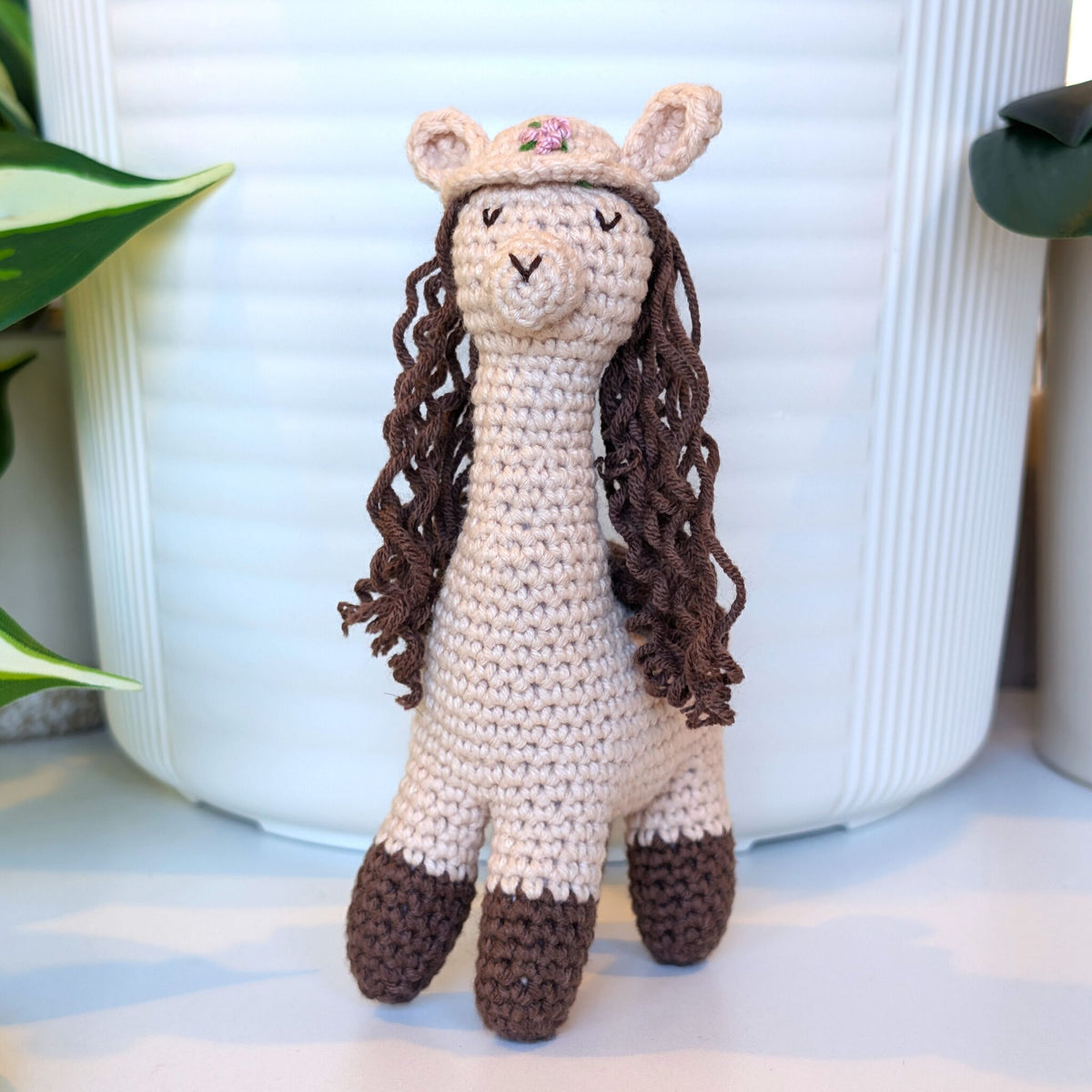 Llama Retro Crochet Plush - Garden Hat & Long Hair