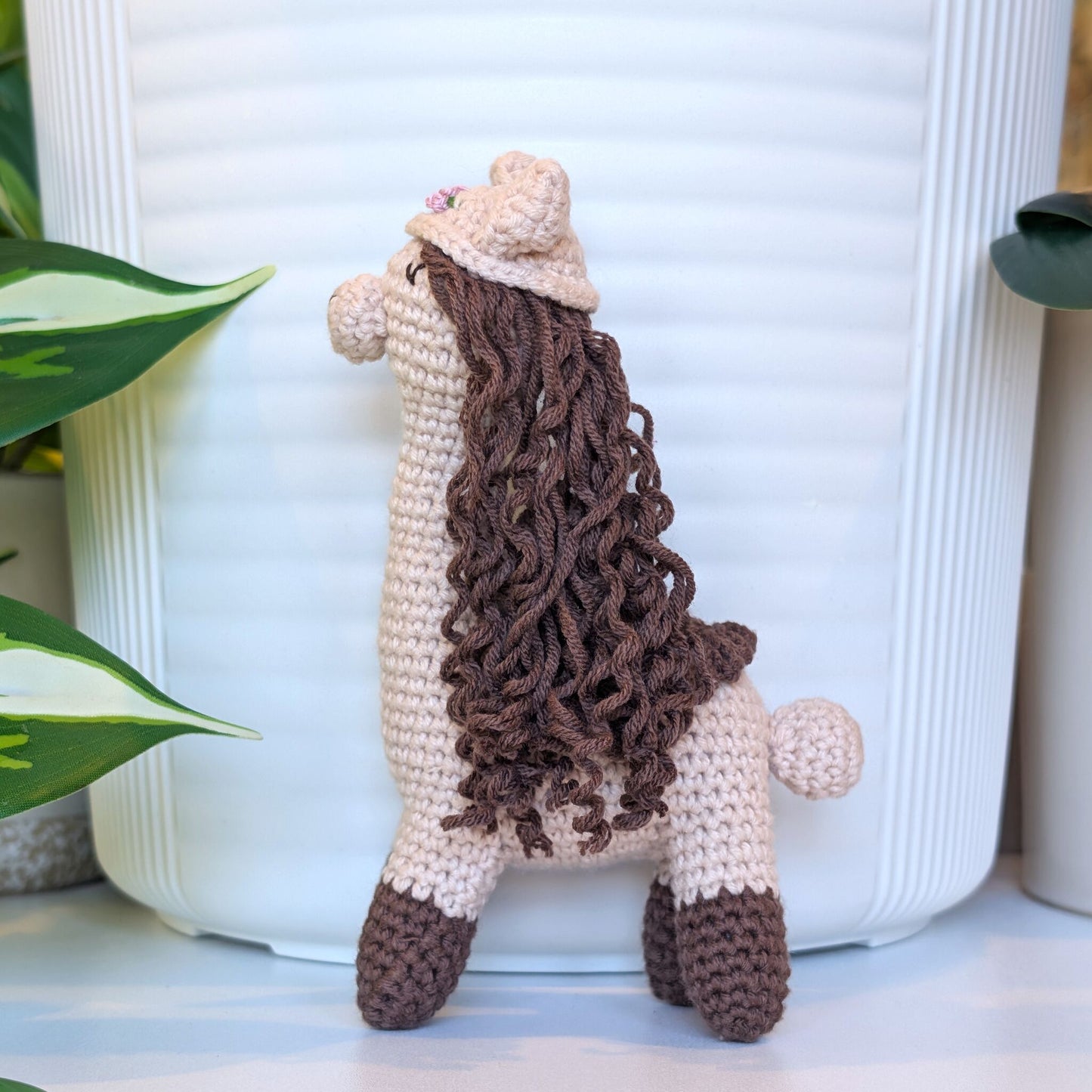 Llama Retro Crochet Plush - Garden Hat & Long Hair