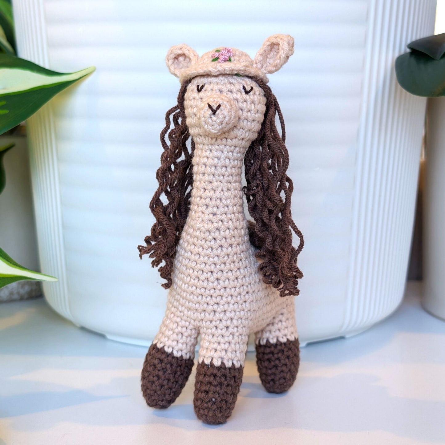 Llama Retro Crochet Plush - Garden Hat & Long Hair