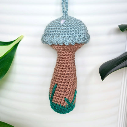 Mushroom with Oatmeal Stem Amigurumi - Mini/S - Crochet Charm, Décor