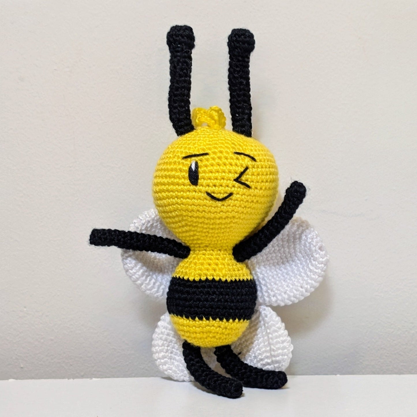 Bee - Large
