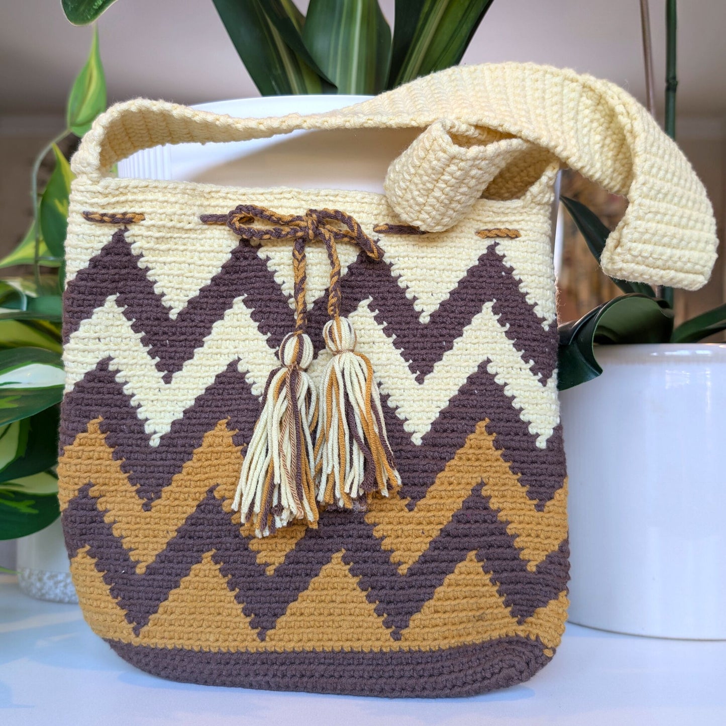 Shoulder Bag - Amigurumi Cream and Brown Zigzag Pattern