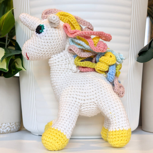 Unicorn (Yellow Foot) - Medium
