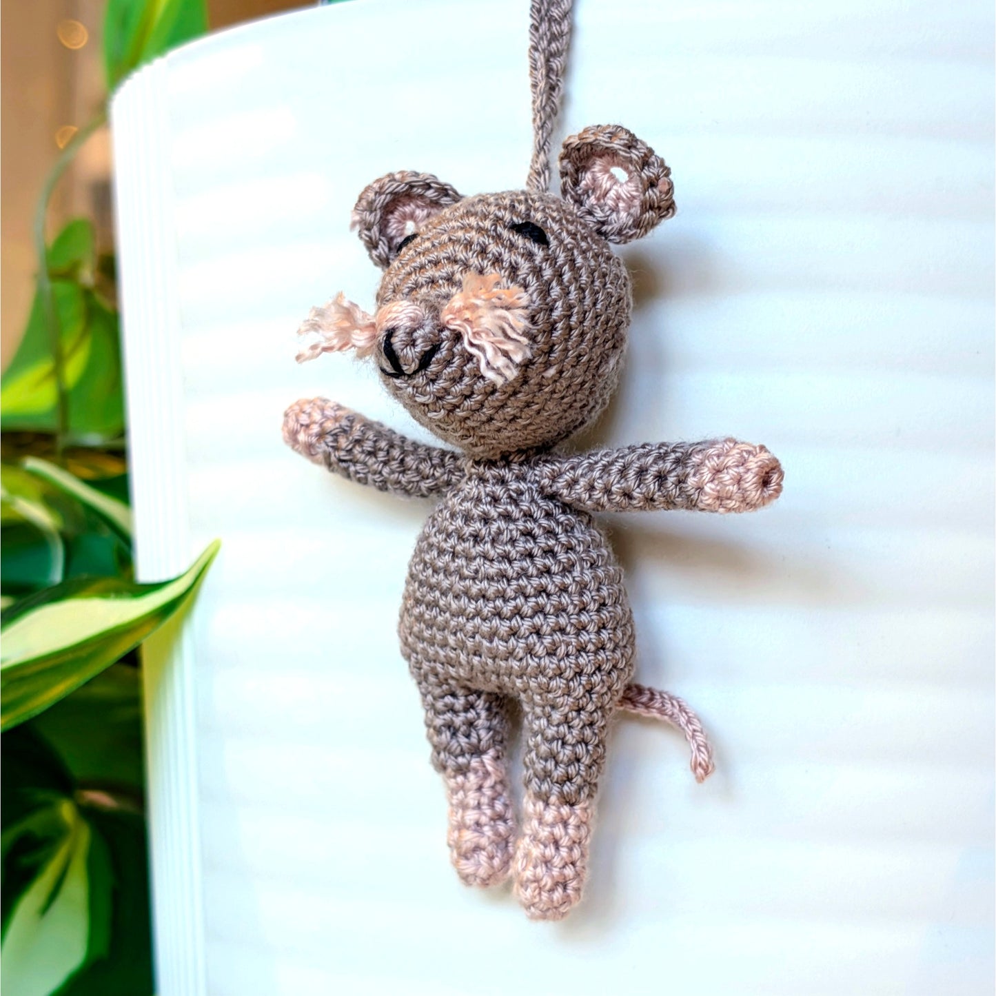 Mouse Standing - Mini - Amigurumi Crochet Keychain
